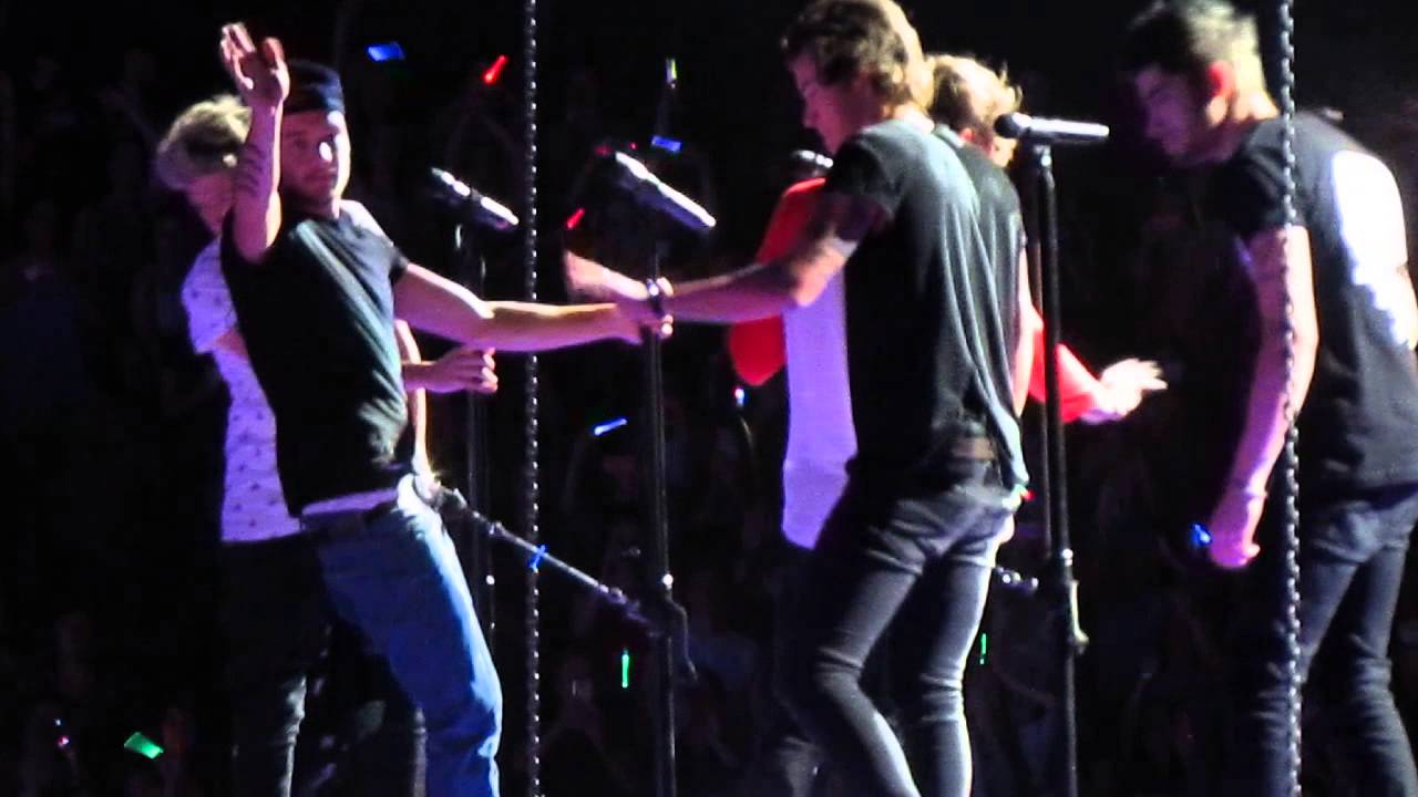 One Direction - Change My Mind (Sydney 25/10/13)