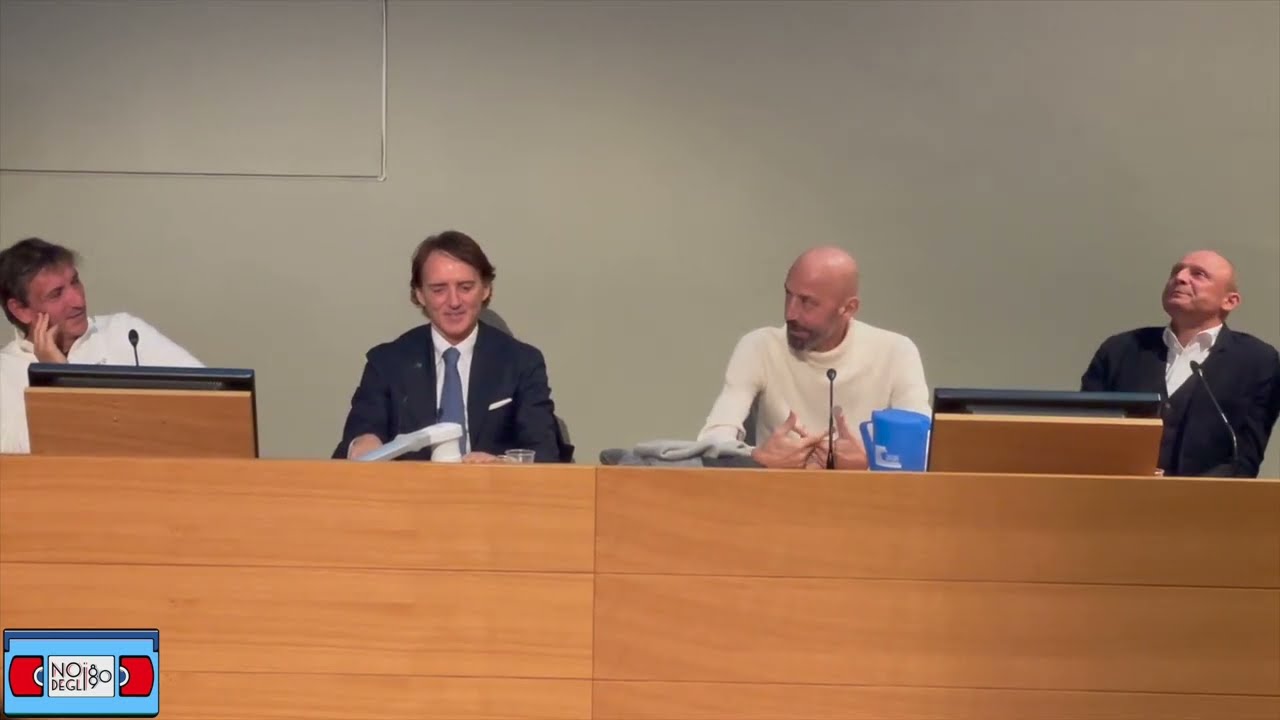 Vialli e Mancini sulle maglie di cashmere della Sampdoria dello scudetto