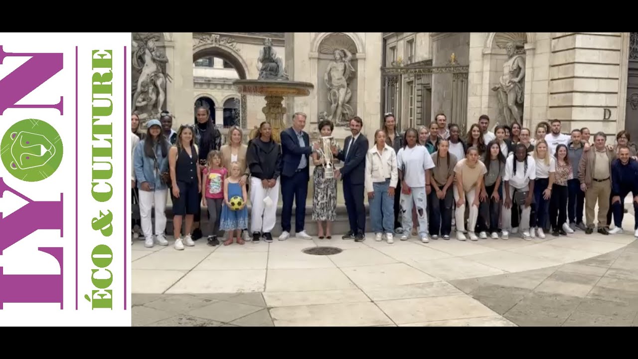 OL Féminin & ses supporters célèbrent à l'Hôtel de Ville le titre de Championnes de France 2024