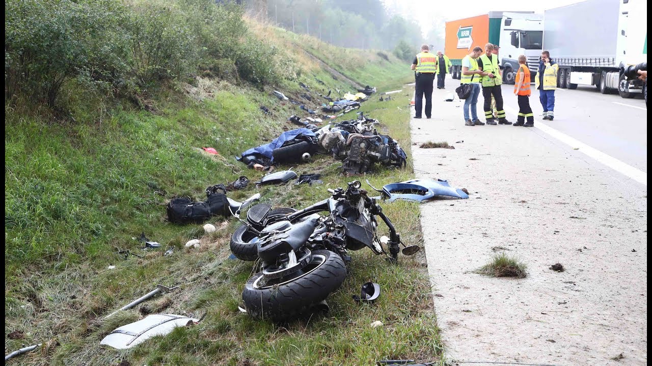 HORROR-UNFALL: Vier getötete Motorradfahrer auf A9