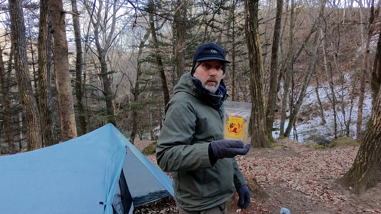 HIVER DANS LA NEIGE DANS LES BOIS Température -17c - Sac de couchage -10c