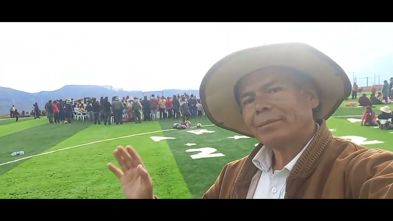 Inauguración Cancha Sintética en Araca Mun.Cairoma Prov. Loayza La Paz Bolivia. Video por IVAN PEÑA.