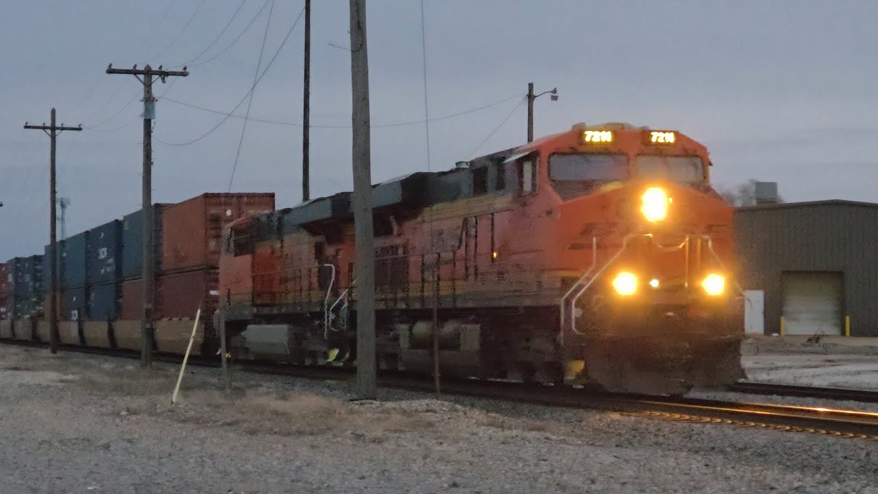 BNSF 7211 WB Intermodal Q Train at MP 130.16 in Chillicothe Illinois 1/18/26