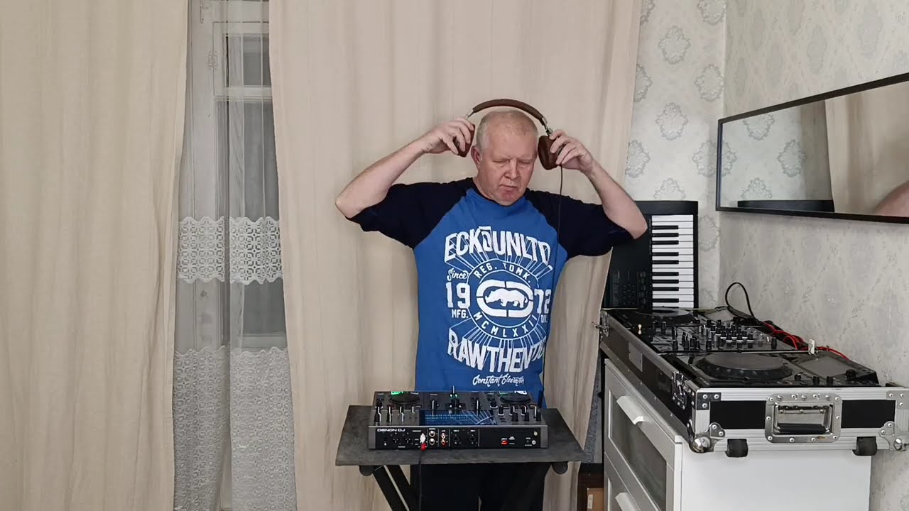 Колбасный цех, вторая смена. Denon prime go+