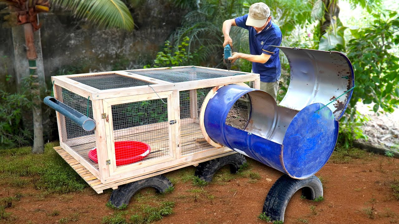 Rescue baby ducks and build its house from old barrel