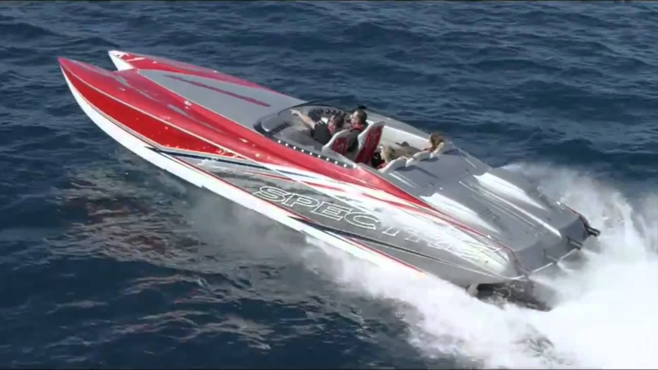 Spectre Powerboats Showcases 32 Phantom at Miami Boat Show 2015