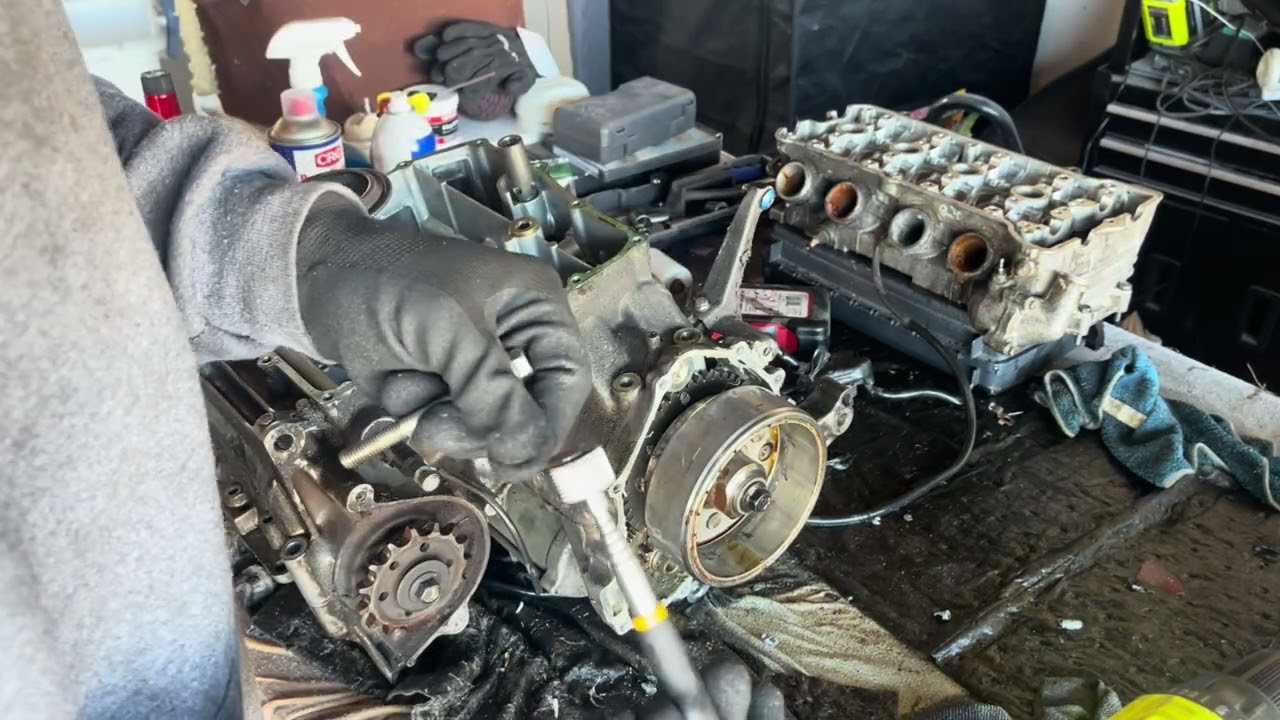 1993 Honda CBR600 f2 rebuild part 2.