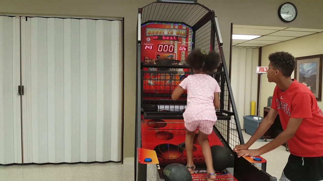 BASKETBALL ARCADE SHOOT TO WIN