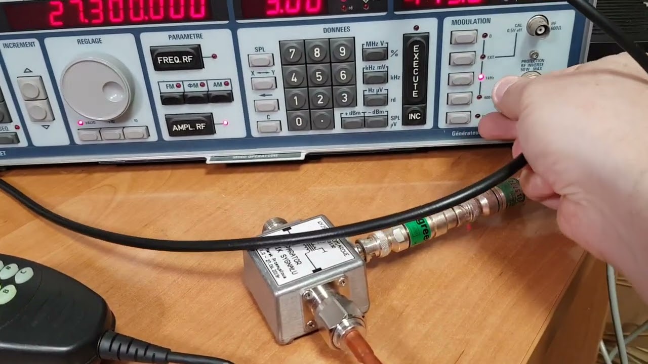 Prezentacja Motoroli GM360 z pasma 42-50 MHz przestrojonej na pasmo CB 27MHz.