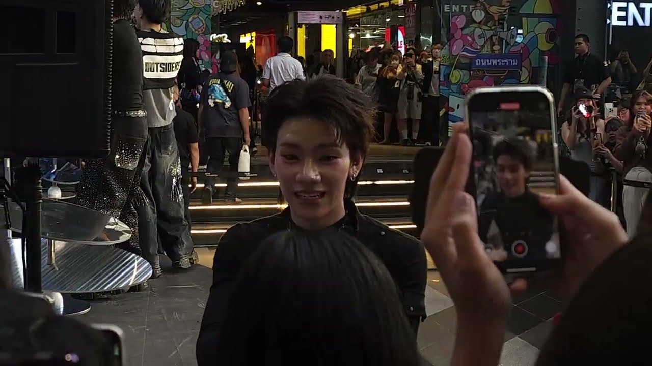 30/12/25 Medley (สวรรค์ชั้น7, Slow Motion, หัวไหล่ตูด, วัดใจ) - PERSES @ Siam Discovery