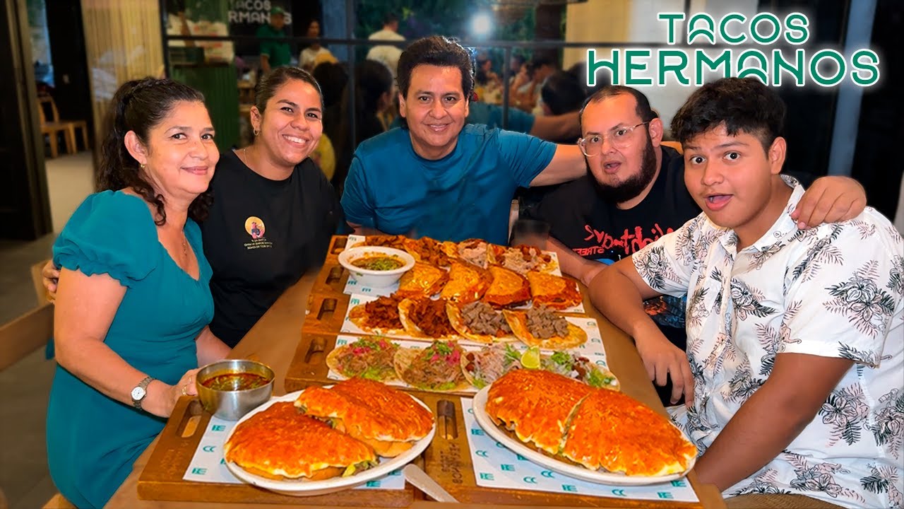 Mexicanos califican Tacos Hermanos en El Salvador 🇲🇽🇸🇻 | @HectorElKremaz @PaulGomz