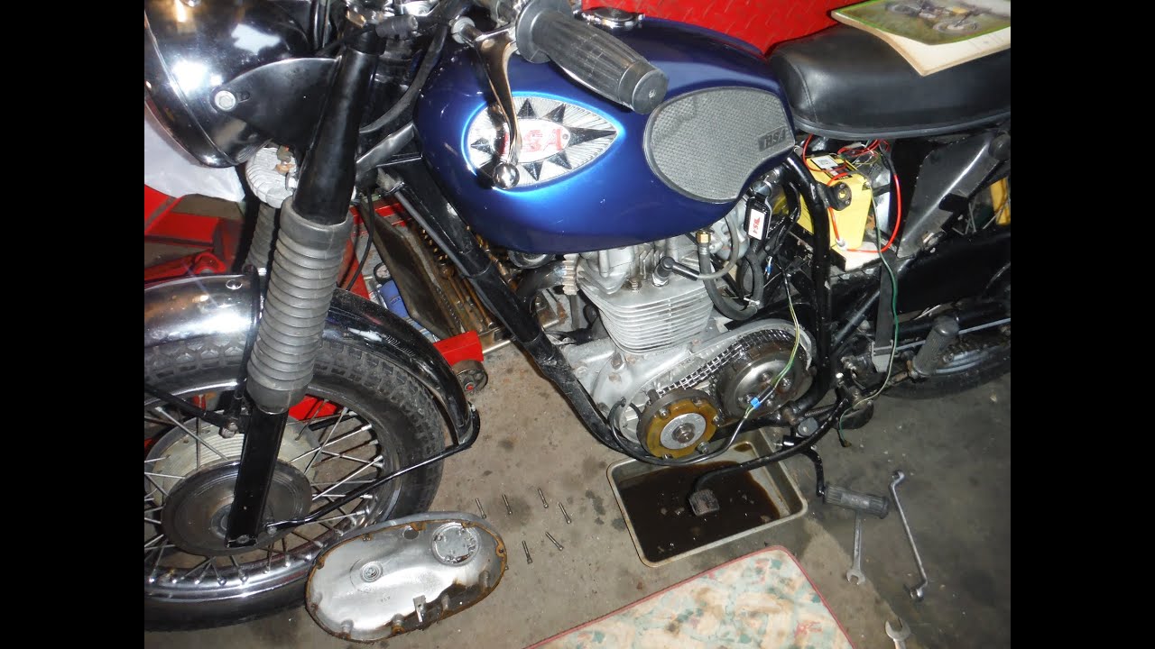 BSA 250 Starfire post restoration horrors in primary case found and discussed.