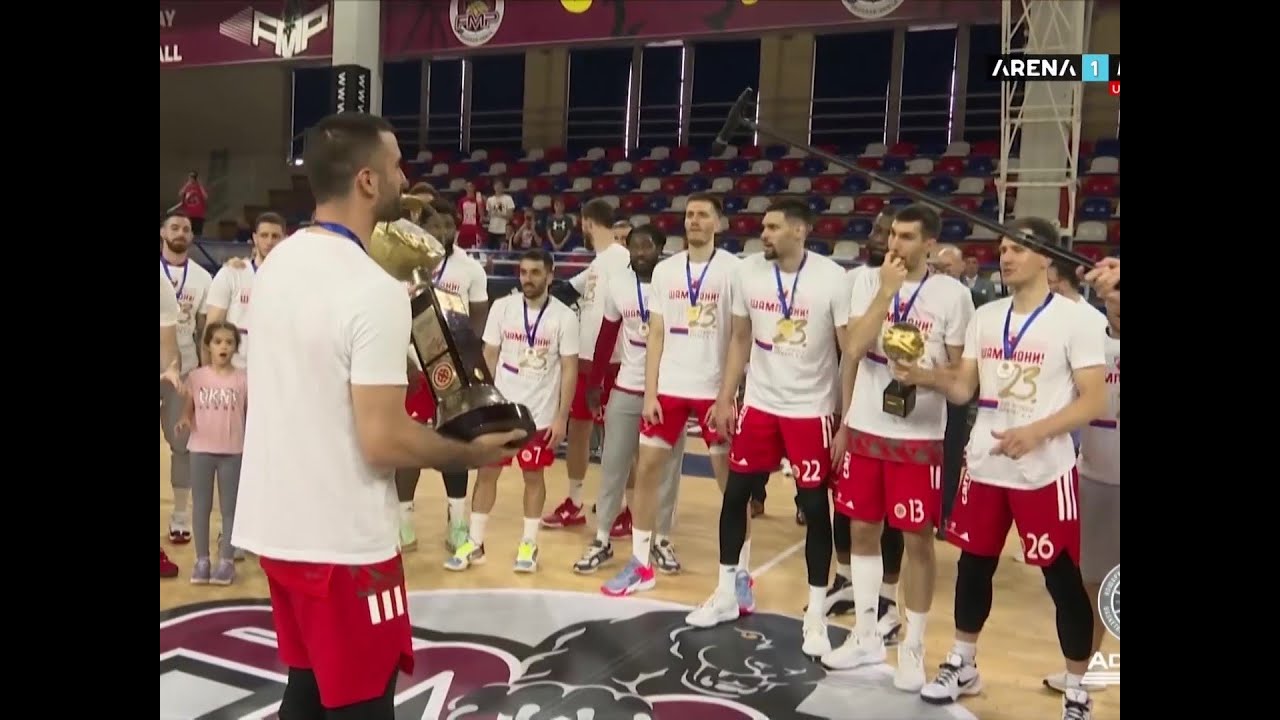 TROFEJ OSTAJE U ZVEZDINIM RUKAMA: Crveno-beli osmi puz zaredom šampioni Srbije!