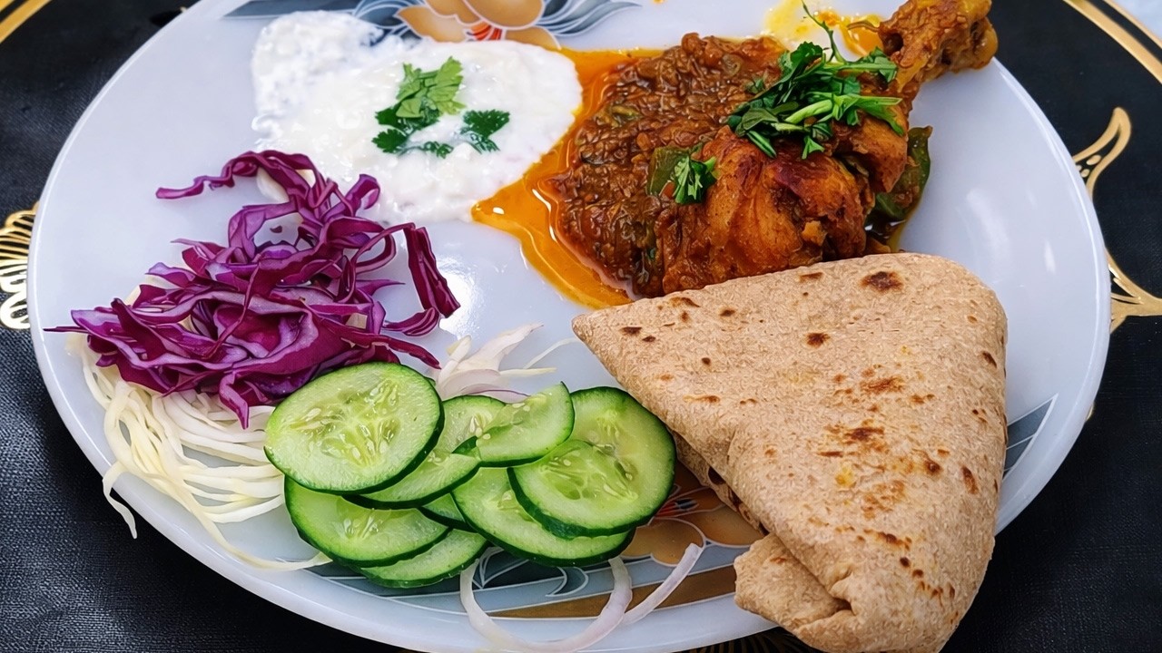 Dhaba Style Chicken Masala | Street Style Pakistani Recipe by Elaf Eats