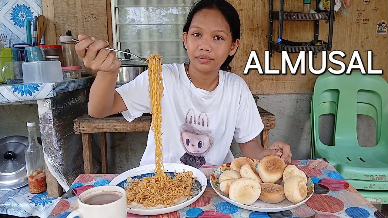 PANCIT CANTON AT PANDESAL WITH MILO