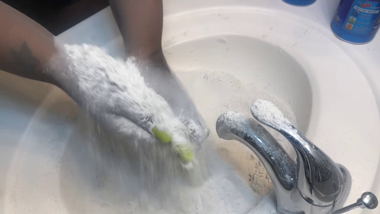 Ajax sifting powder play and cleanup