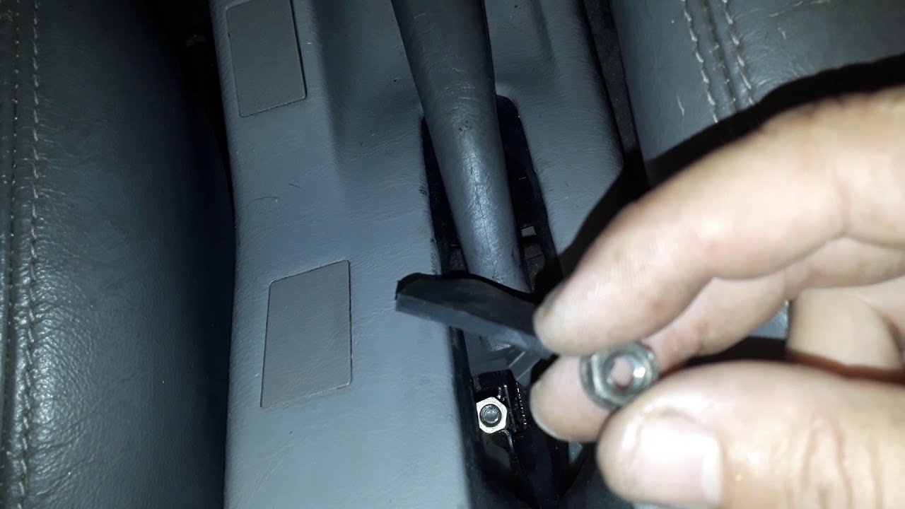 Como regular freio de mão do Toyota Corolla. Fácil fácil.