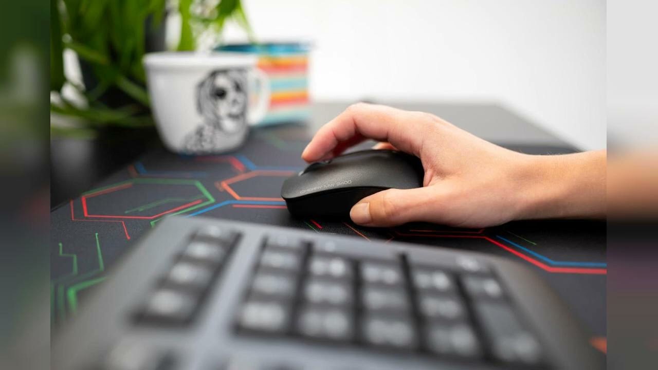 Rezension: CHERRY MW 2400, Kabellose Maus, Symmetrisches Design für Rechts- & Linkshänder, 2,4 GH...