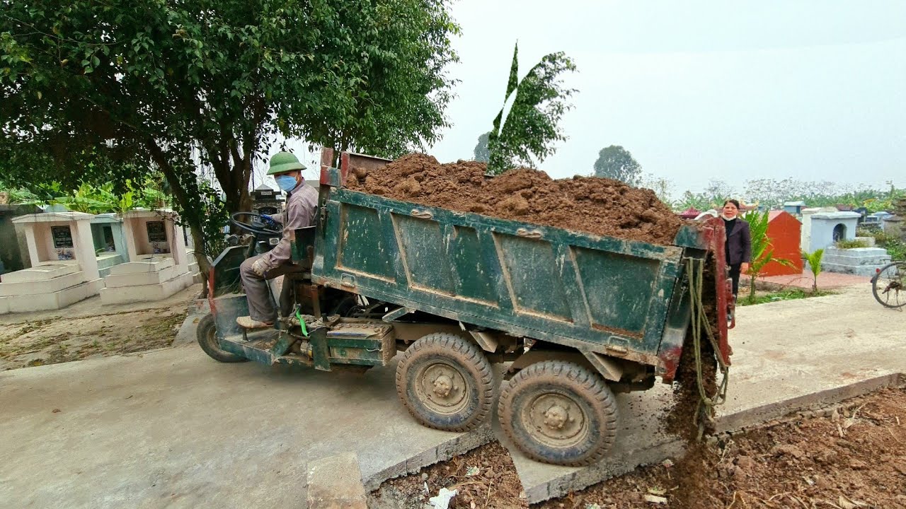 Xe tải Hoàng huy chở cát, Công nông chở gạch đá , máy xúc cát | excavator working and sandtruck