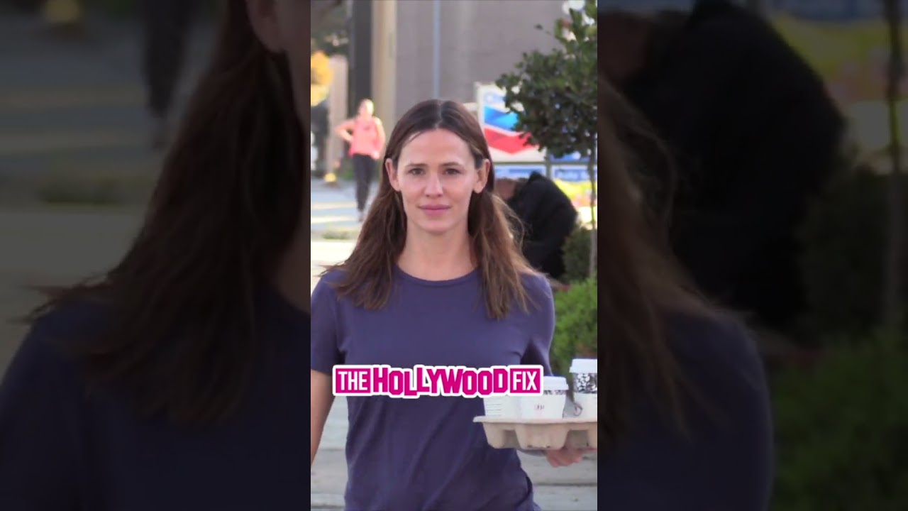 Jennifer Garner Shows Off Her Natural Beauty With No Makeup While Picking Up Her Morning Coffee