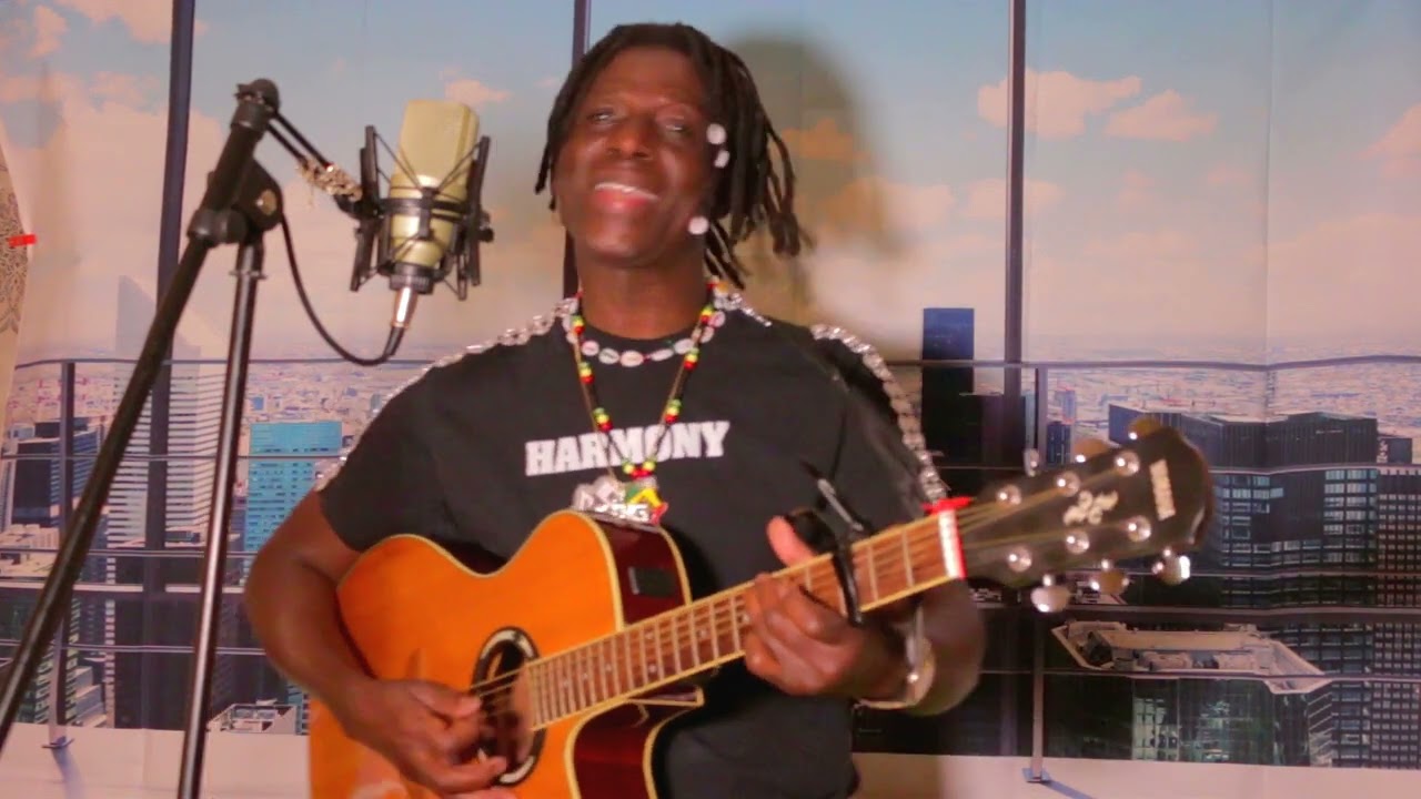 Amina acoustic