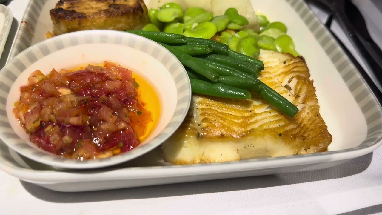 Singapore Airlines SQ322 to London Heathrow Business Class Lobster Breakfast January 2025