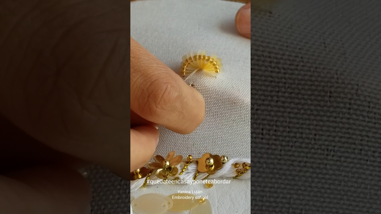 TUTORIAL 4 - Bordado en pedreria de flores en relieve.