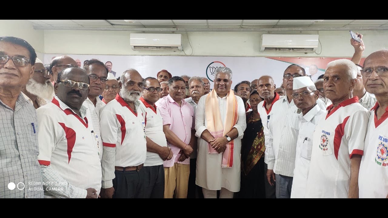 पेन्शन बढ़ाने के लिए कुछ रिपोर्ट का इंतजार है, श्रममंत्री का पहली बार पेंशनरों से हुआ आमना-सामना I