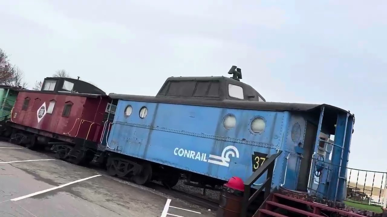 A drive by Tour of the Red Caboose Motel
