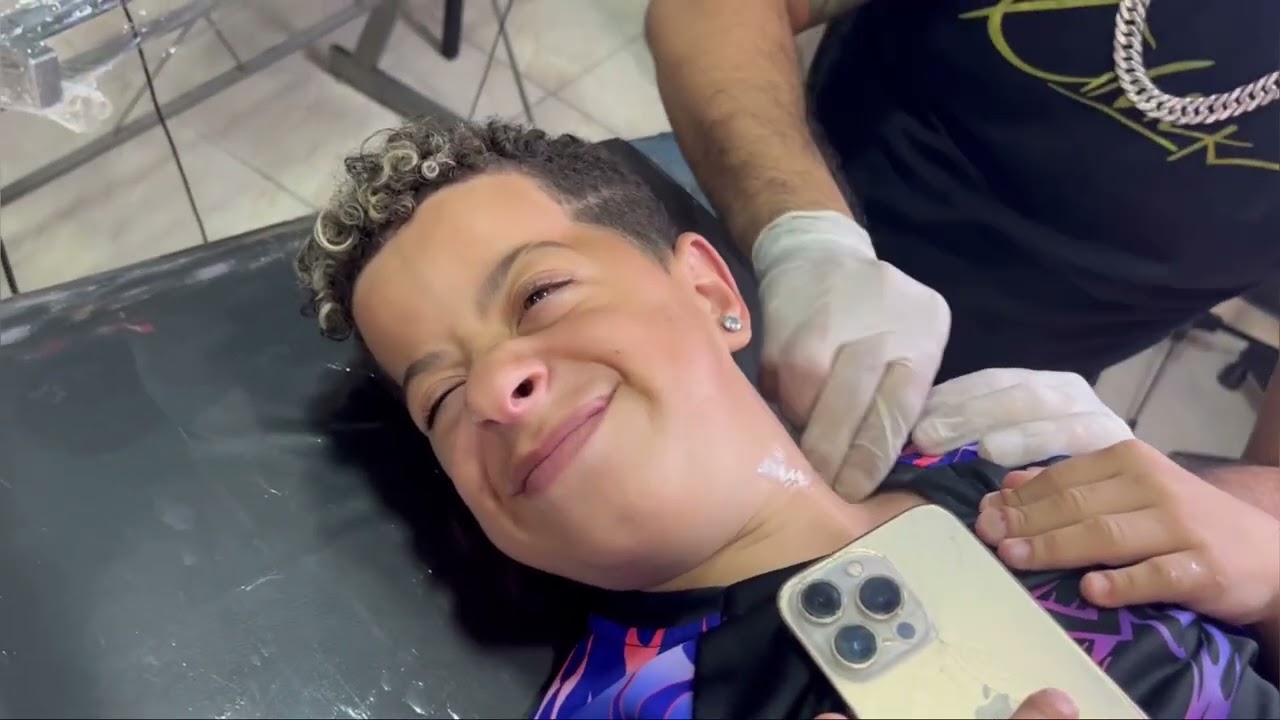 LUQUINHAS ANÃO RESOLVE IR FAZER UMA TATUAGEM