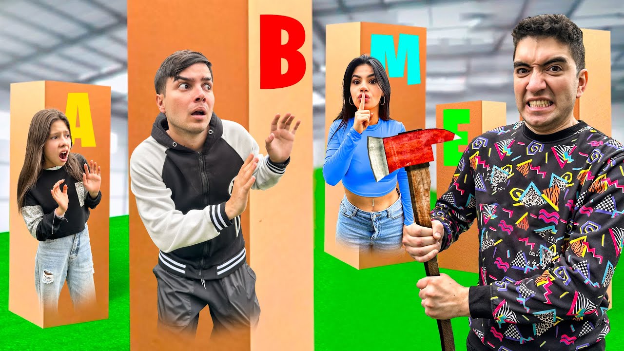 JUGAMOS A LAS ESCONDIDAS en ORDEN ALFABÉTICO con MIS HERMANITAS en CAJAS DE CARTÓN !!