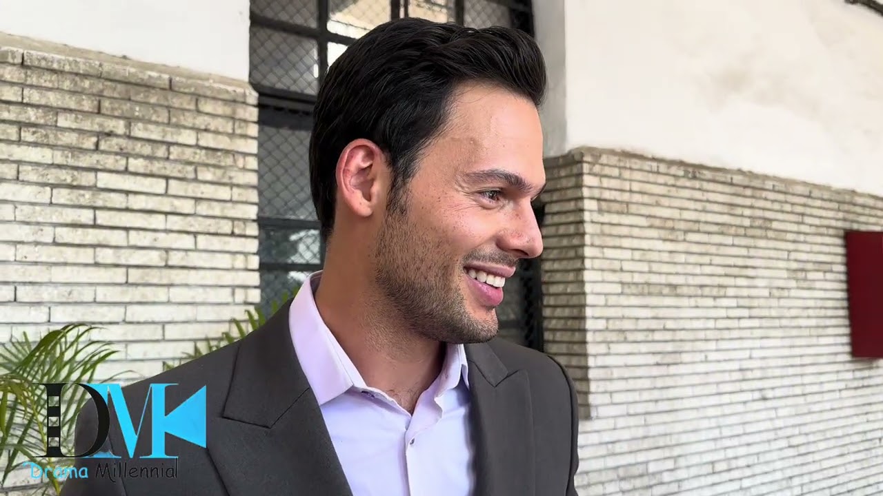 EMMANUEL PALOMARES se despide de “Carlos” en 