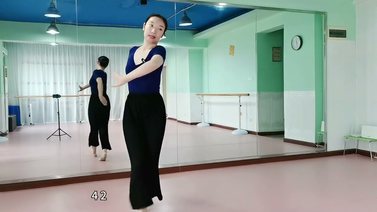学跳刘福洋老师的经典藏族舞《玛尼情歌》，背面分解教学!#教程 #舞蹈