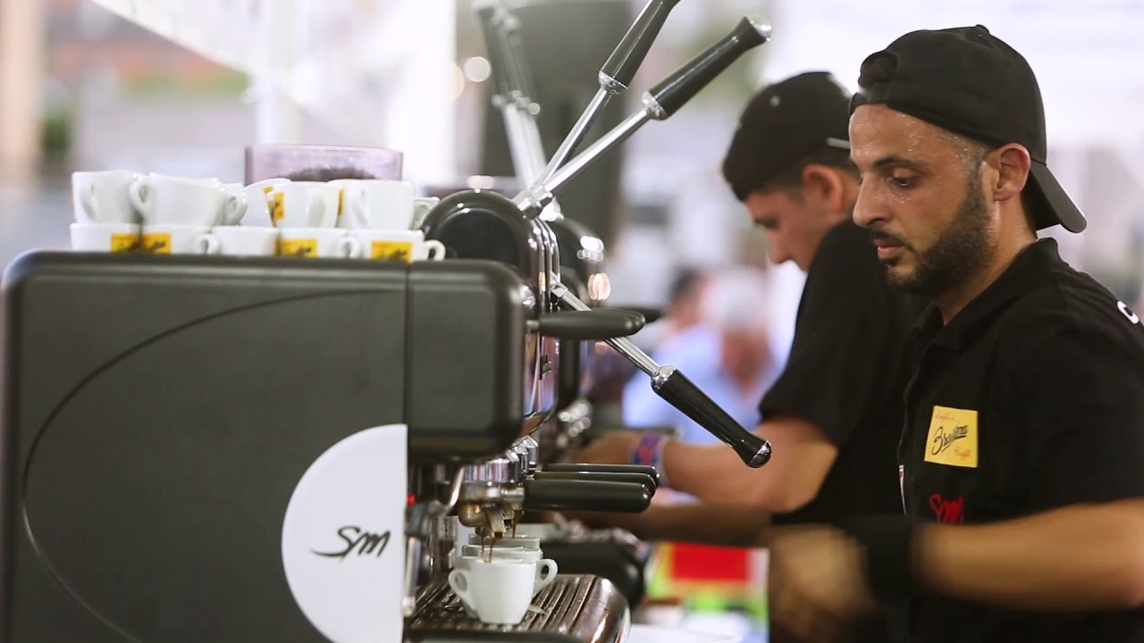 Record di Caffè estratti in un'ora, Napoli piazza Municipio 703 #espresso #caffeine #caffè #coffee