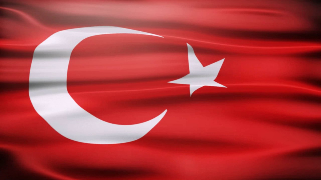 dalgalanan t&uuml;rk bayrağı