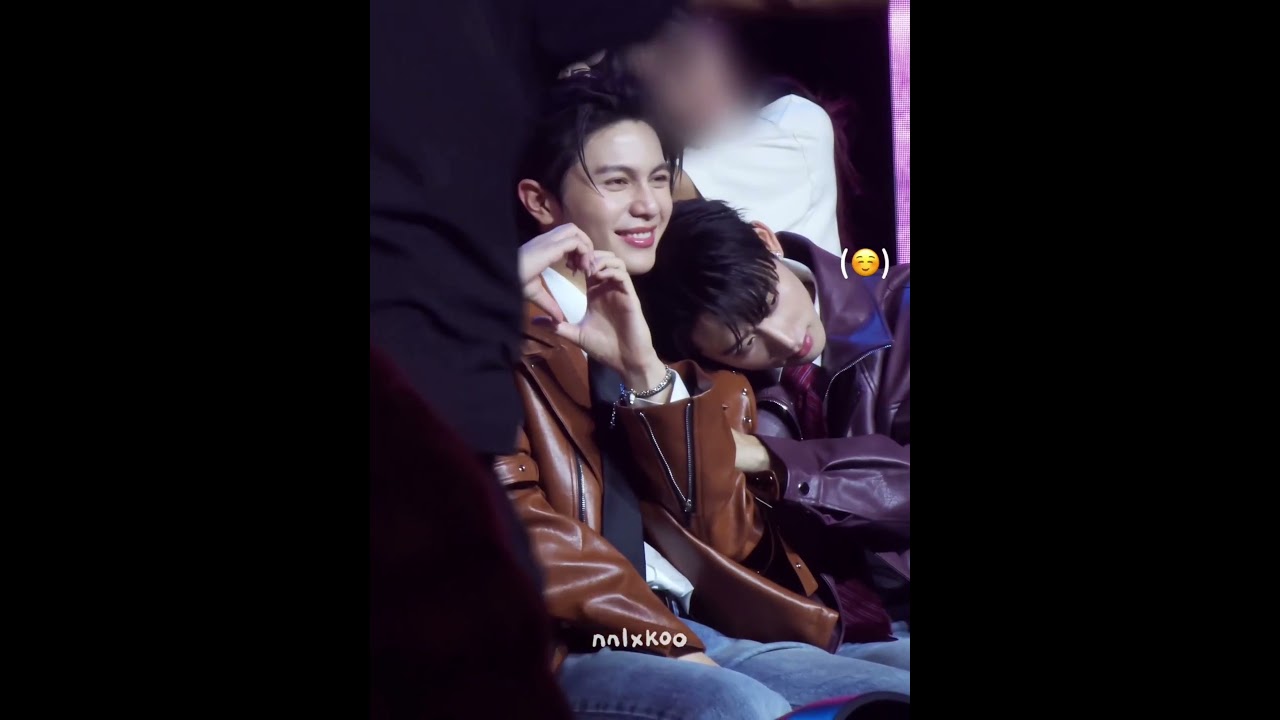 Est 🤣 suddenly the guard removed Est's hand and William can't hold his laughter 5555 #williamest