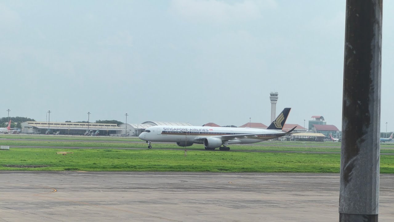 Surabaya - Singapore SQ-923 Singapore Airlines Airbus A350-900
