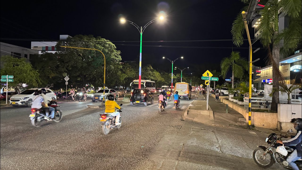 Un recorrido nocturno por las calles de Montería, Colombia, 2.