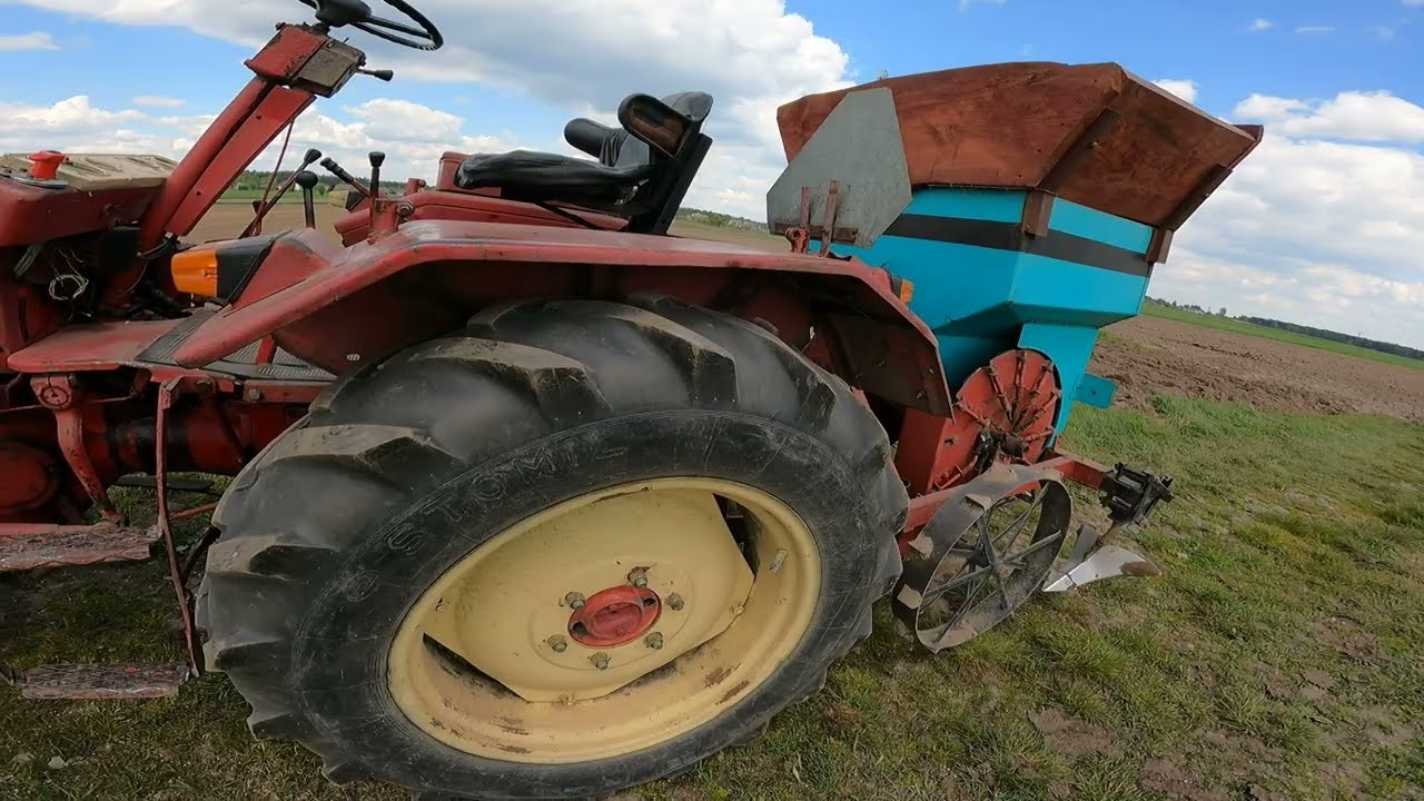 Oporowe sadzenie ziemniaków starym ruskiem. Czy T25 w akcji