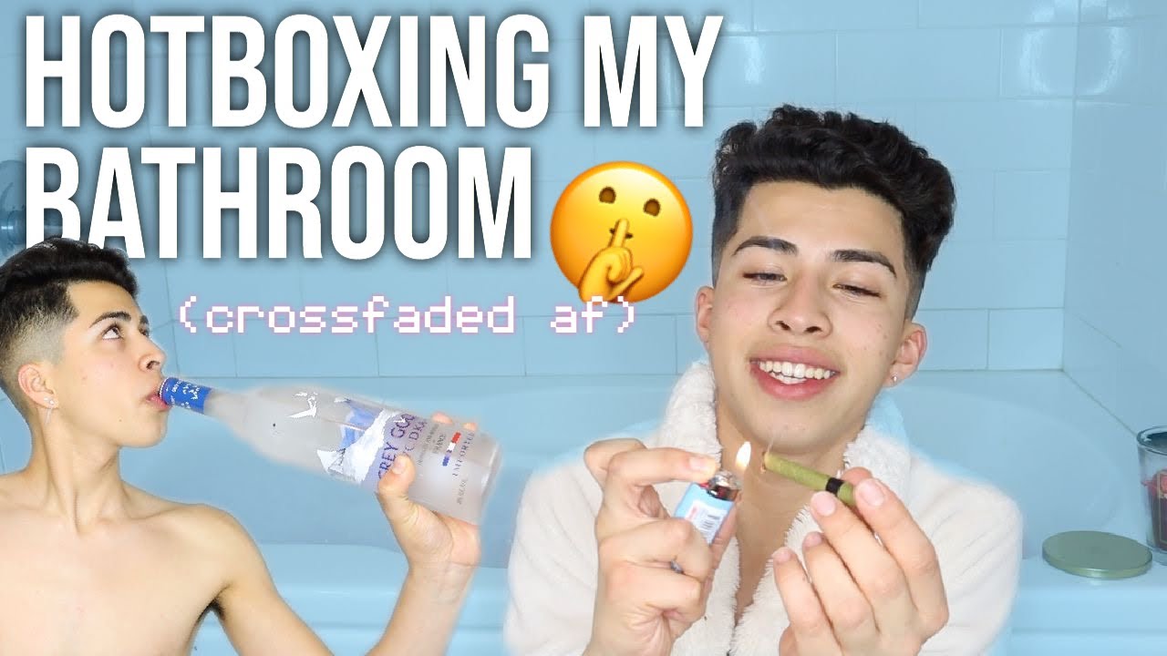 HOTBOXING MY BATHROOM + blunt & bath bomb