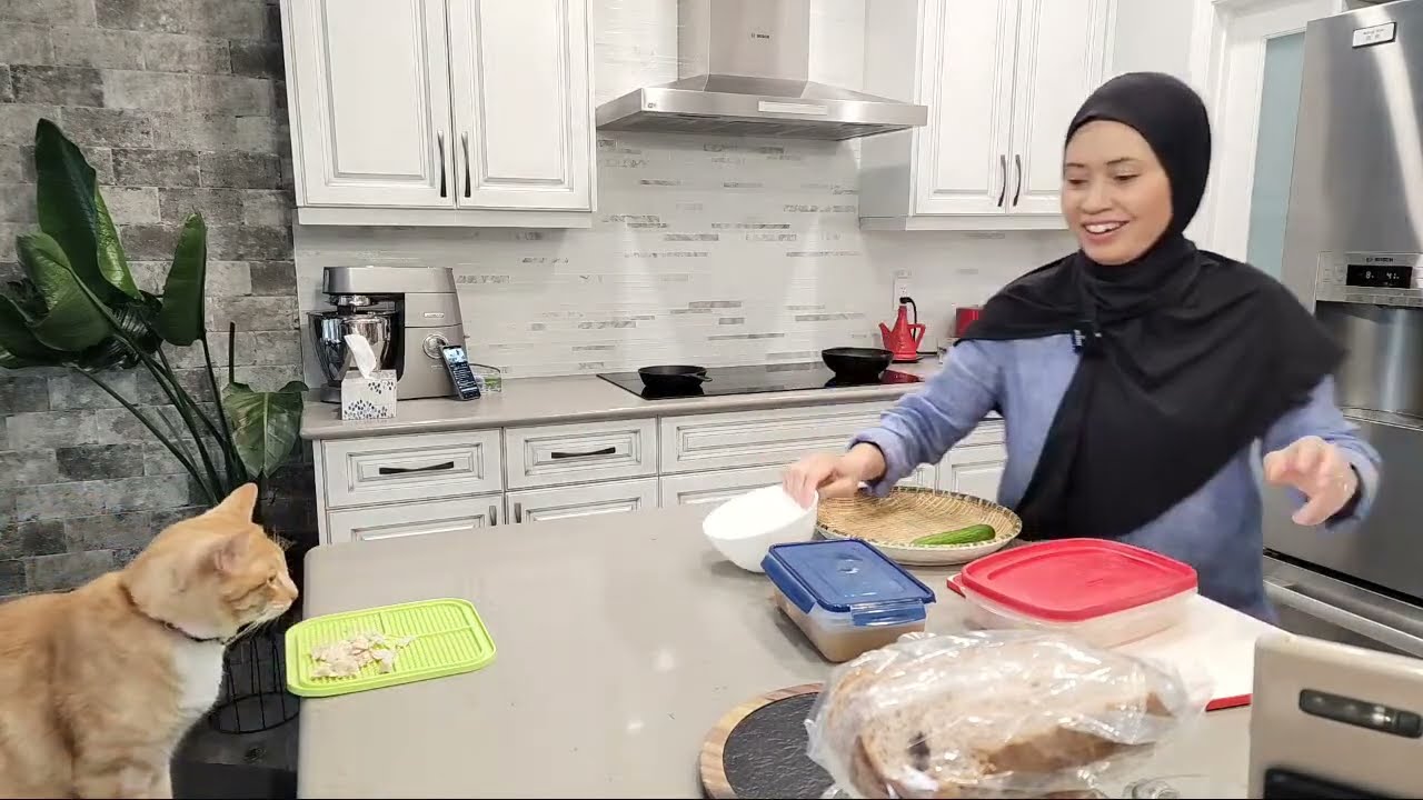 Cuaca panas, Rutinitas pagi,Bekal Kerja, Ayam Rebus Sandwich.