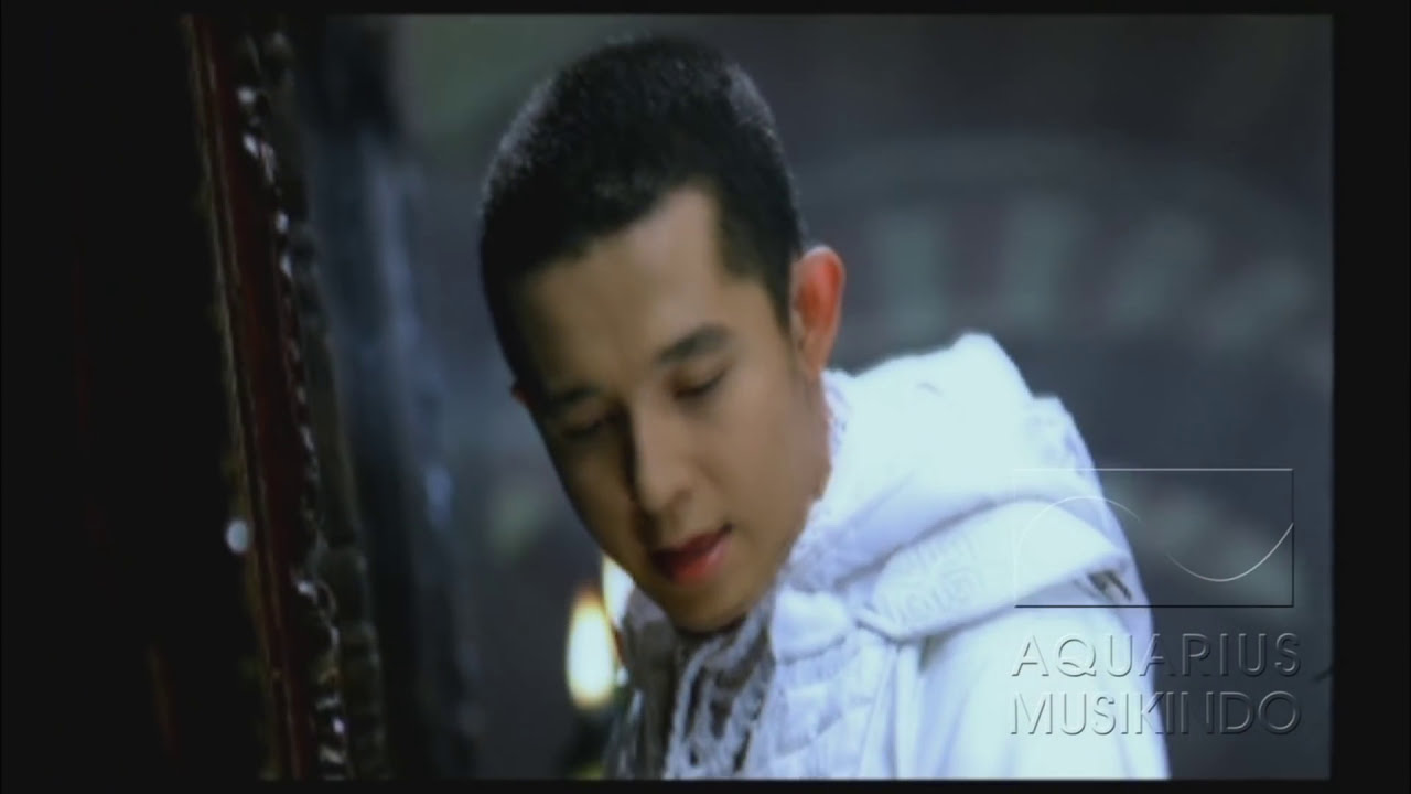 Melly Goeslaw & Amee - Ketika Cinta Bertasbih | Official Music Video