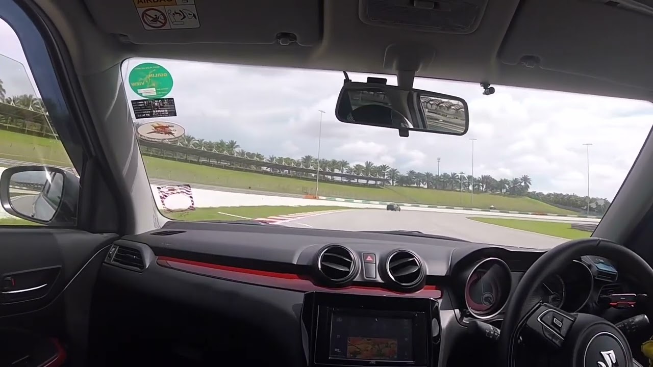 Swift Sport zc33s @ Sepang with TCC trackday
