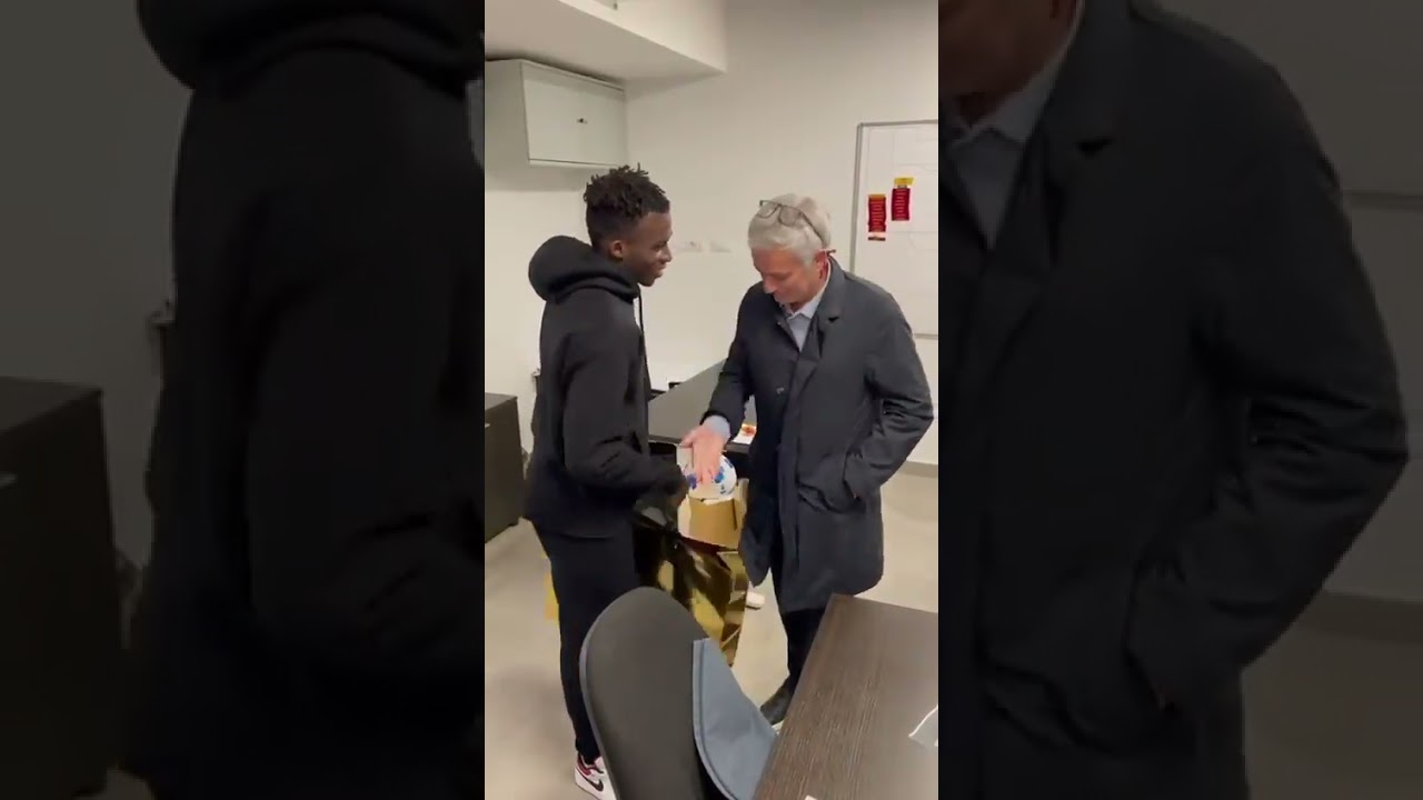 Promessa mantenuta: il regalo di José Mourinho a Felix Afena Gyan dopo la doppietta al Genoa