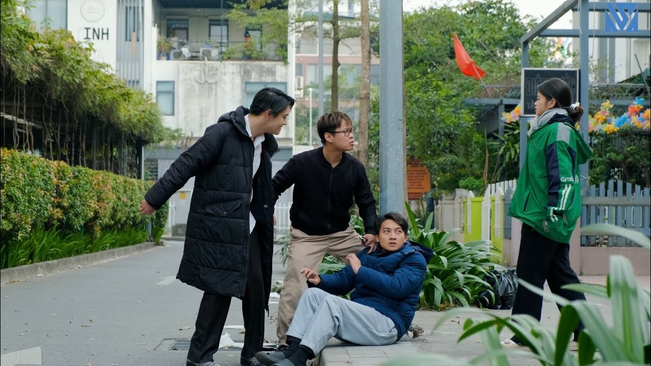 Cô Gái Xấu Xí Bị Bạn Trai Và Bạn Thân Khinh Thường Lột Xác Thành Vợ Chủ Tịch Và Cái Kết - Tập 809