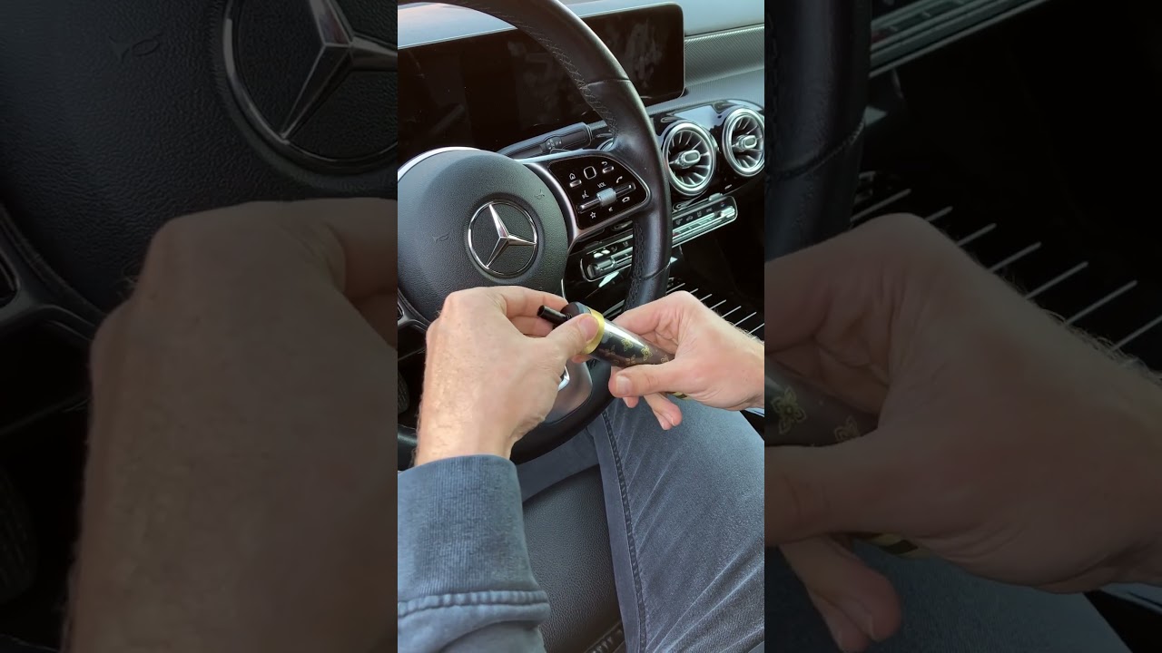 Chicha en voiture: L'incroyable Hookah Dock Cup qui s'ins&egrave;re dans votre porte gobelet!