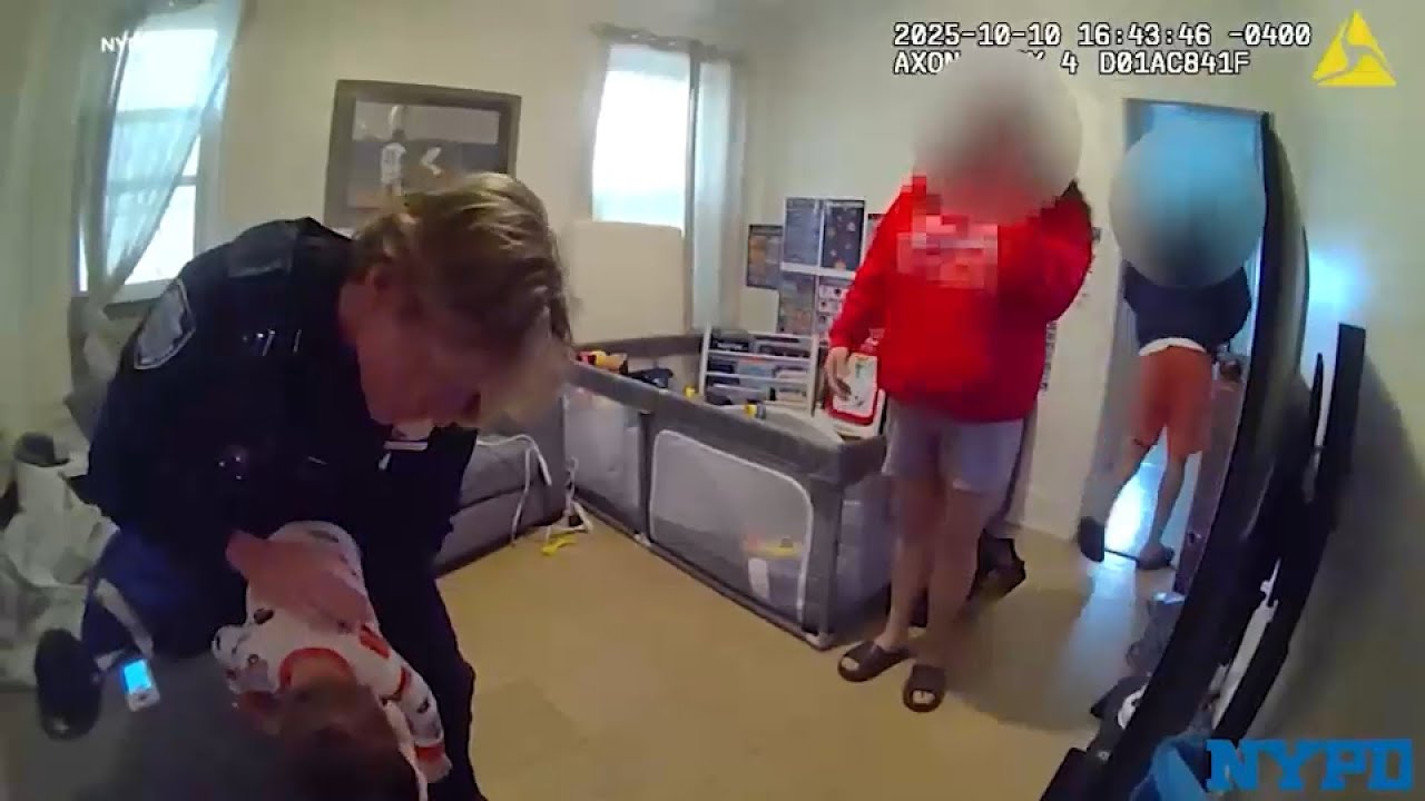 Видео с нательной камеры показывает, как полицейские Нью-Йорка спасают задыхающегося ребенка