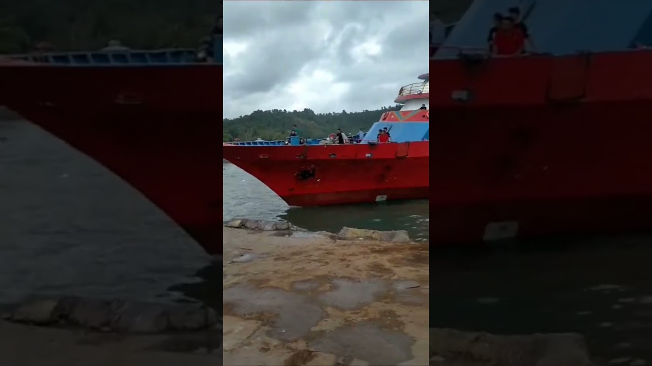 Kapal KM Venecian Menghantam Jembatan di Dermaga Pelabuhan Sanana. #kapal #malut #sanana #kapallaut