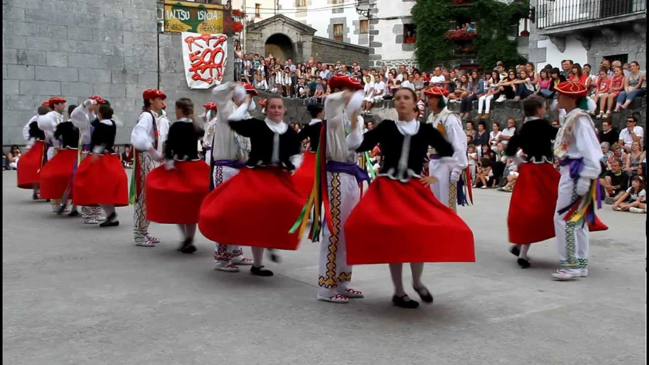 201208120116 Leitzako Dantzariak, 2012an herriko festetan. 21523