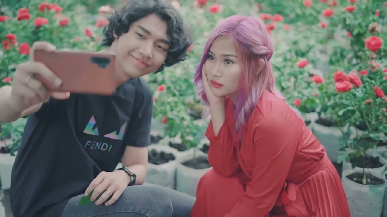 မ လို့ပဲခေါ်  - Cherry Thin (Official Music Video)